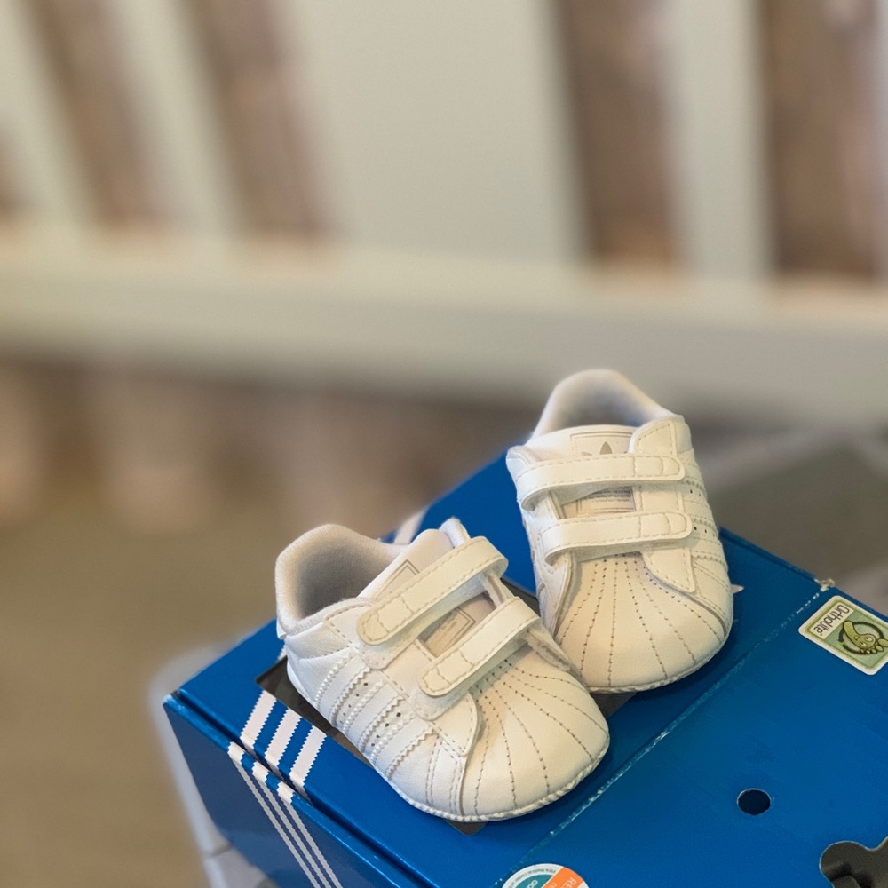 Whit Adidas